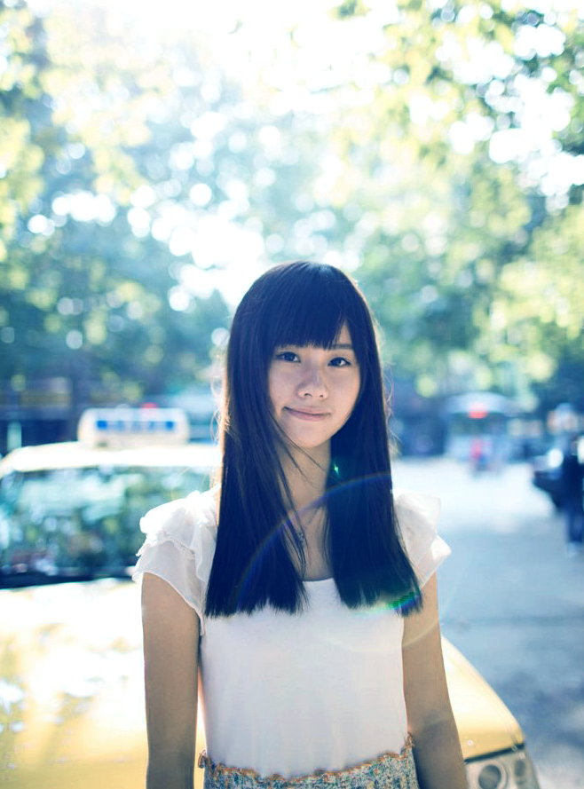 PS调出小清新色调的美女人像