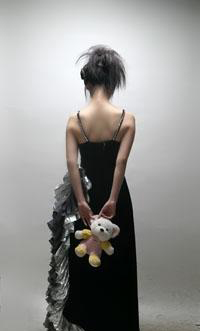 PS如何制作梦幻的灰色天使婚片