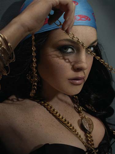 用PS快速简单把美女胸前的斑去掉