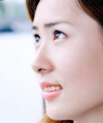 用PS给美女照片美白过程