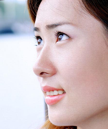 用PS给美女照片美白过程